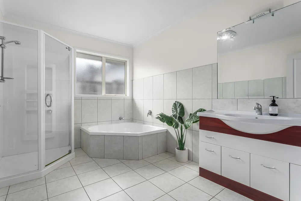 Photos of 10 Sanctuary Avenue