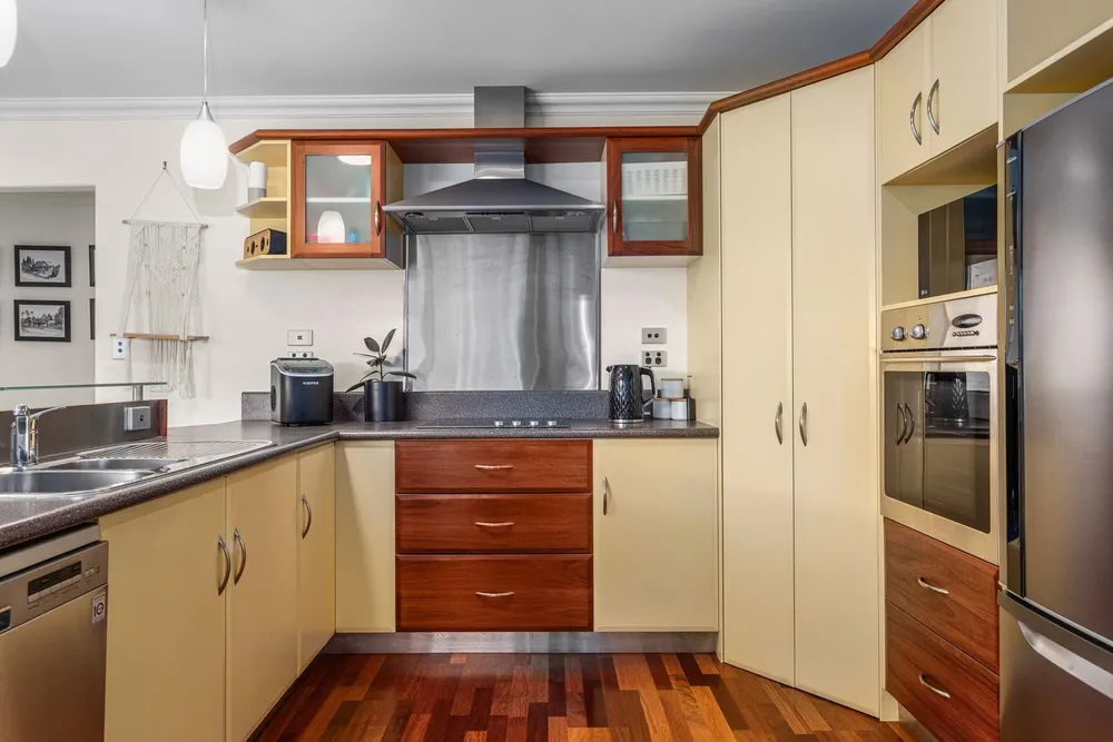 Photos of 10 Sanctuary Avenue