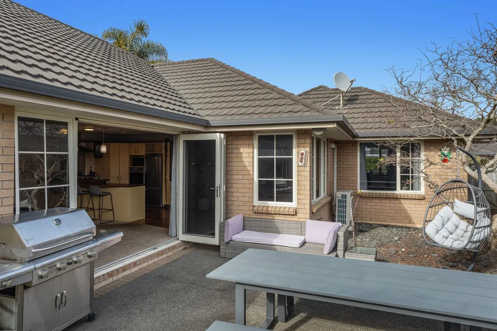 Photos of 10 Sanctuary Avenue