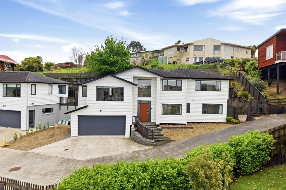 Photos of 132A Valley Road