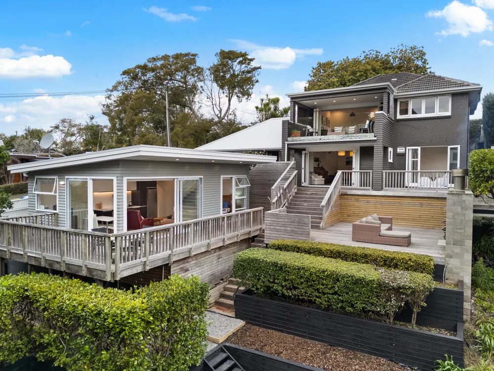 Photos of 24 Robley Crescent