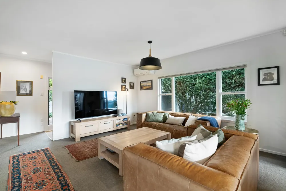 Photos of 24 Robley Crescent
