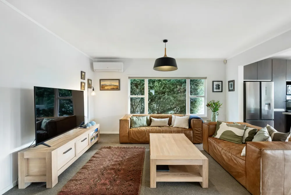 Photos of 24 Robley Crescent