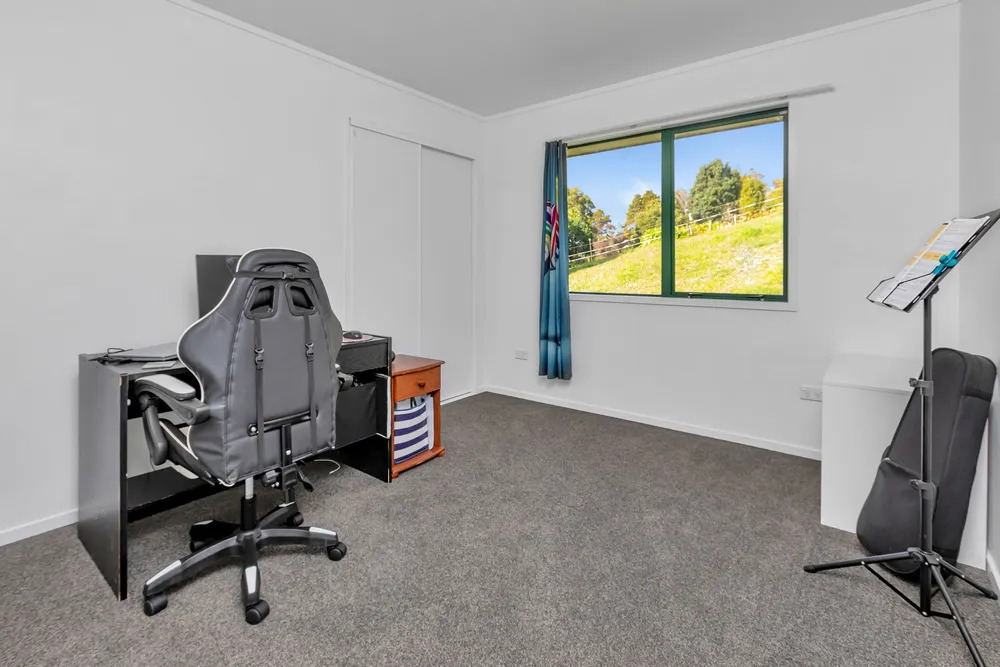 Photos of 31 Boeing Road