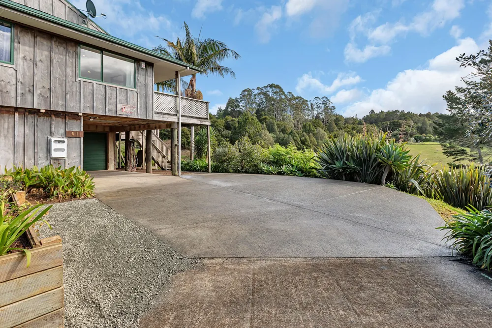 Photos of 31 Boeing Road