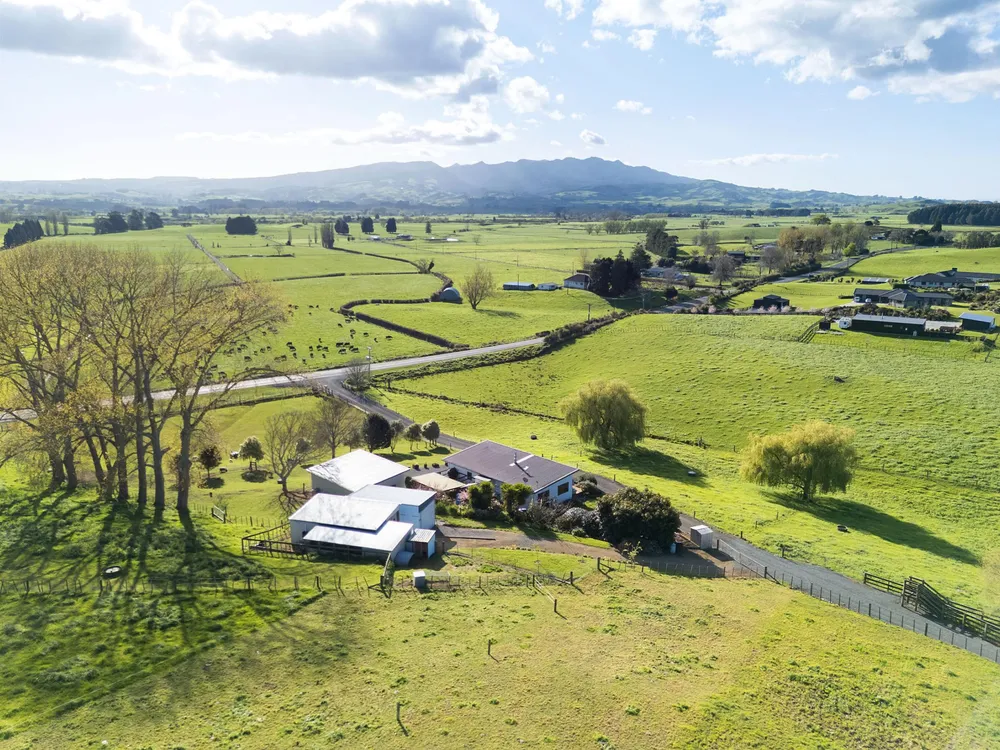 Photos of 1221A Pokuru Road