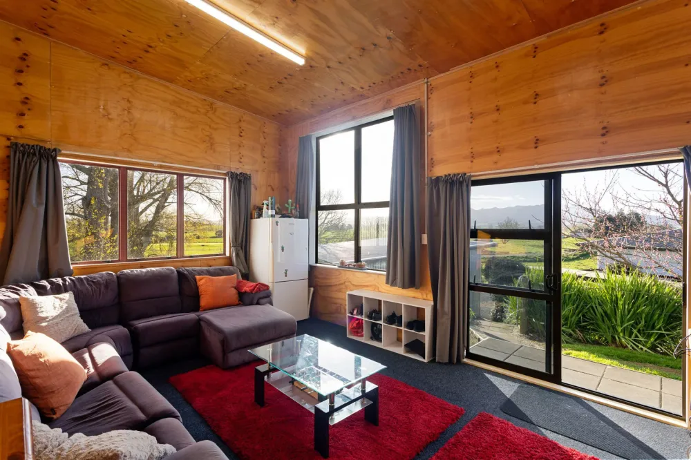 Photos of 1221A Pokuru Road