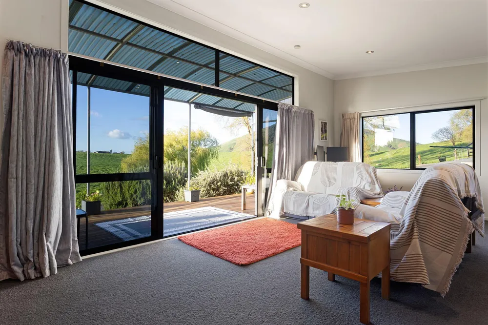 Photos of 1221A Pokuru Road