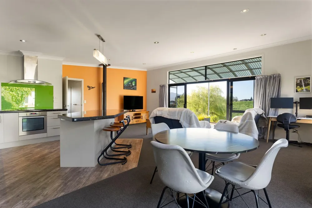 Photos of 1221A Pokuru Road