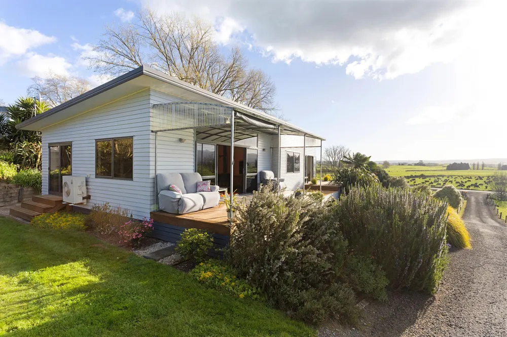 Photos of 1221A Pokuru Road