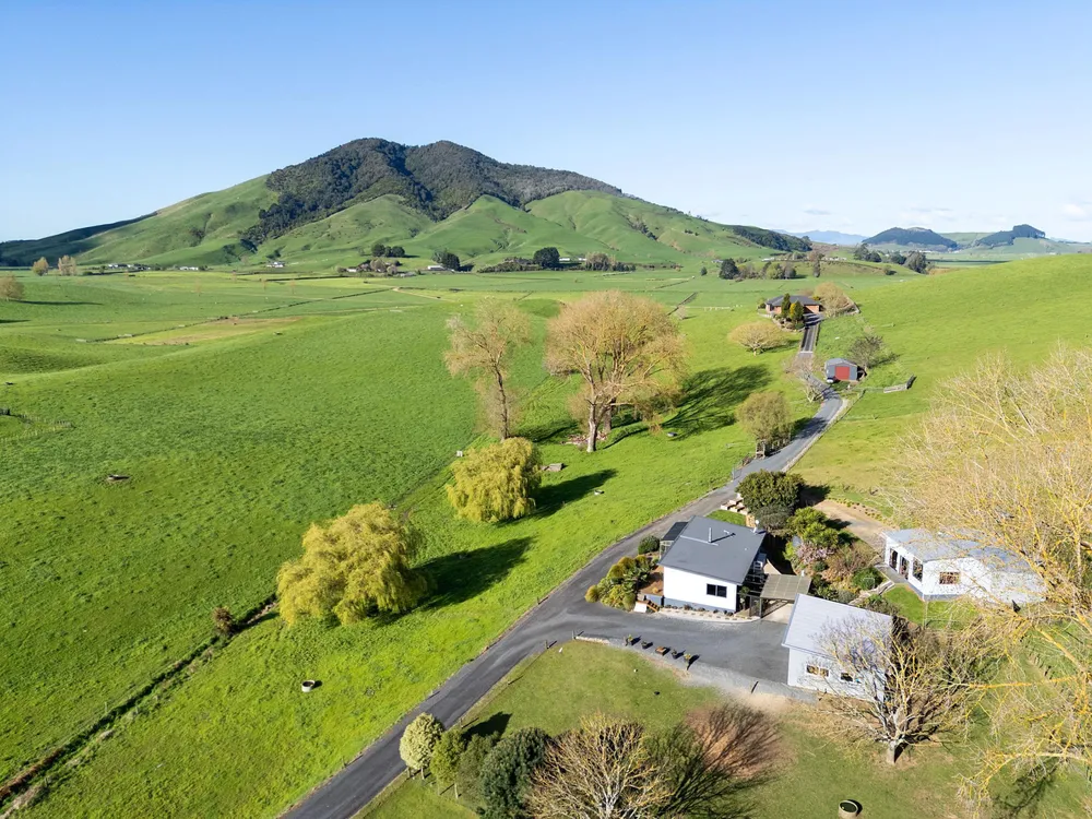 Photos of 1221A Pokuru Road