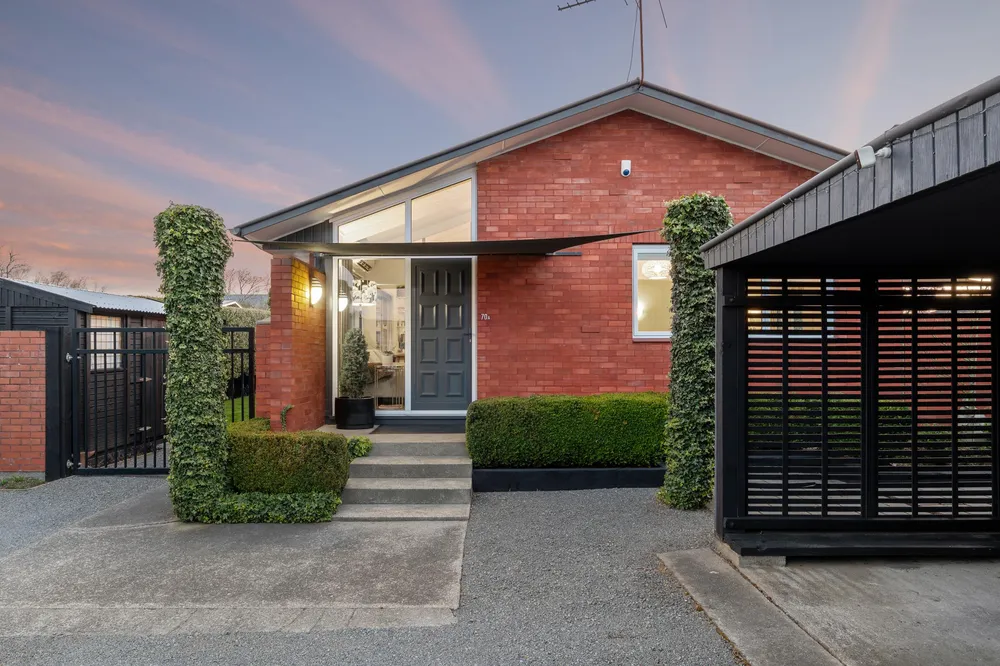 Photos of 70A Toorak Avenue
