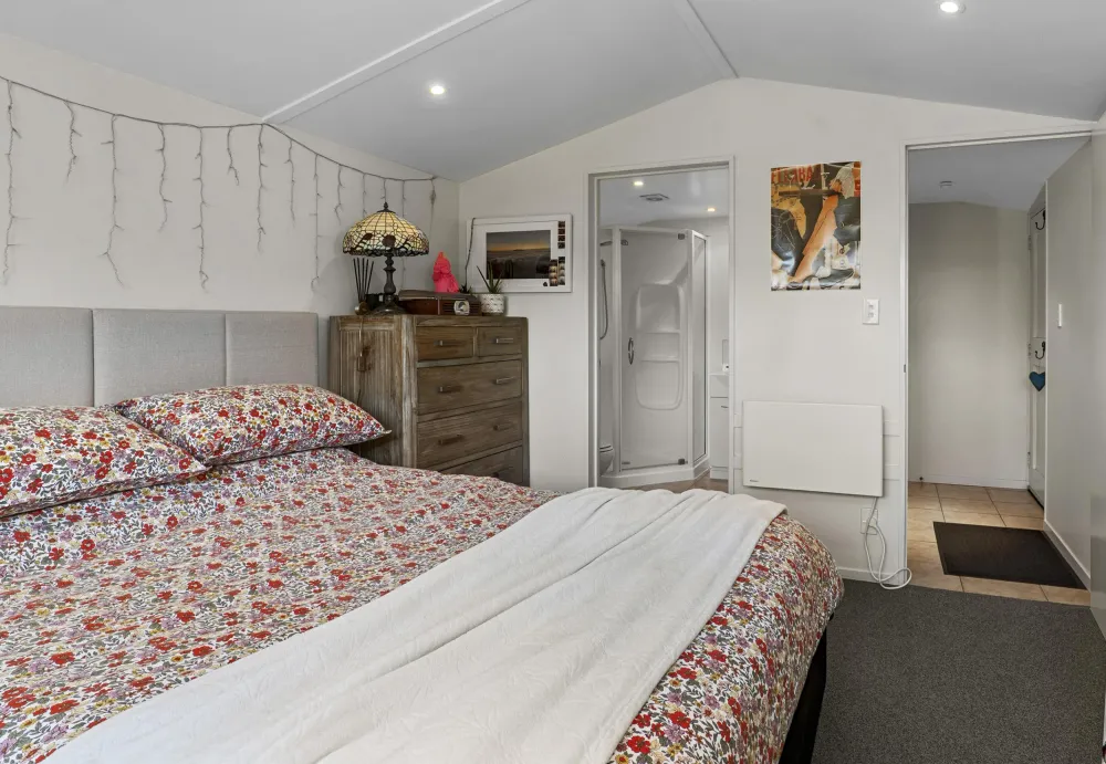 Photos of 70A Toorak Avenue