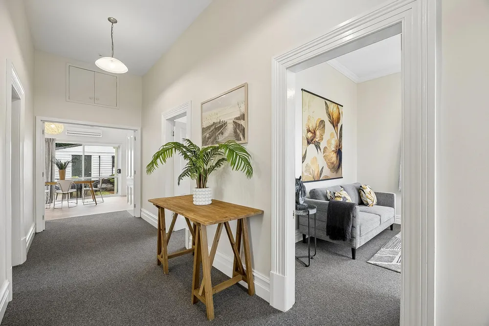 Photos of 7 Gamma Street