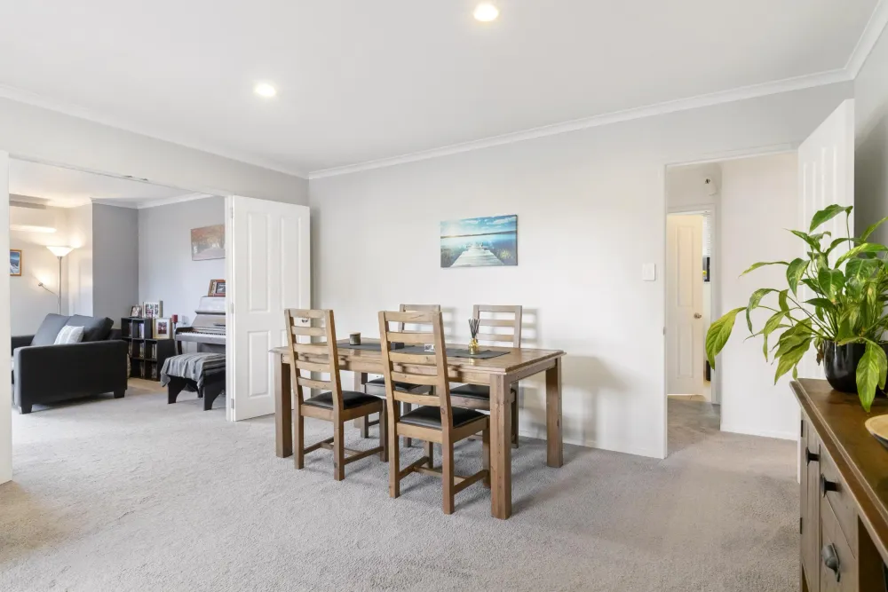 Photos of 20 Les Marston Place