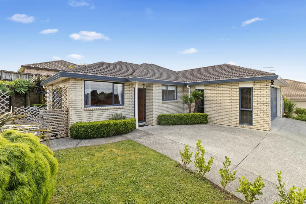Photos of 20 Les Marston Place