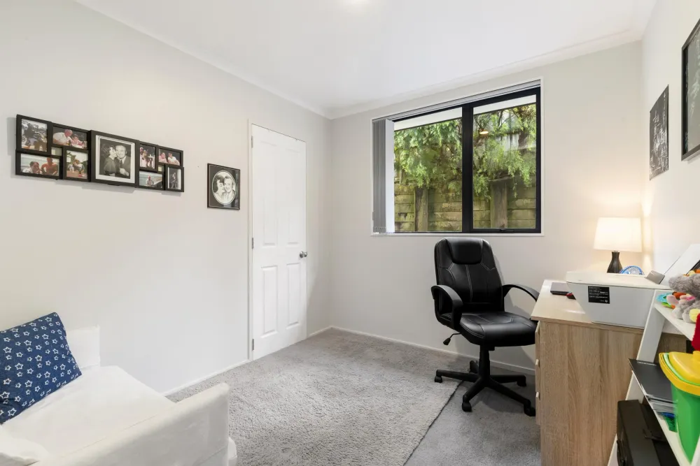 Photos of 20 Les Marston Place