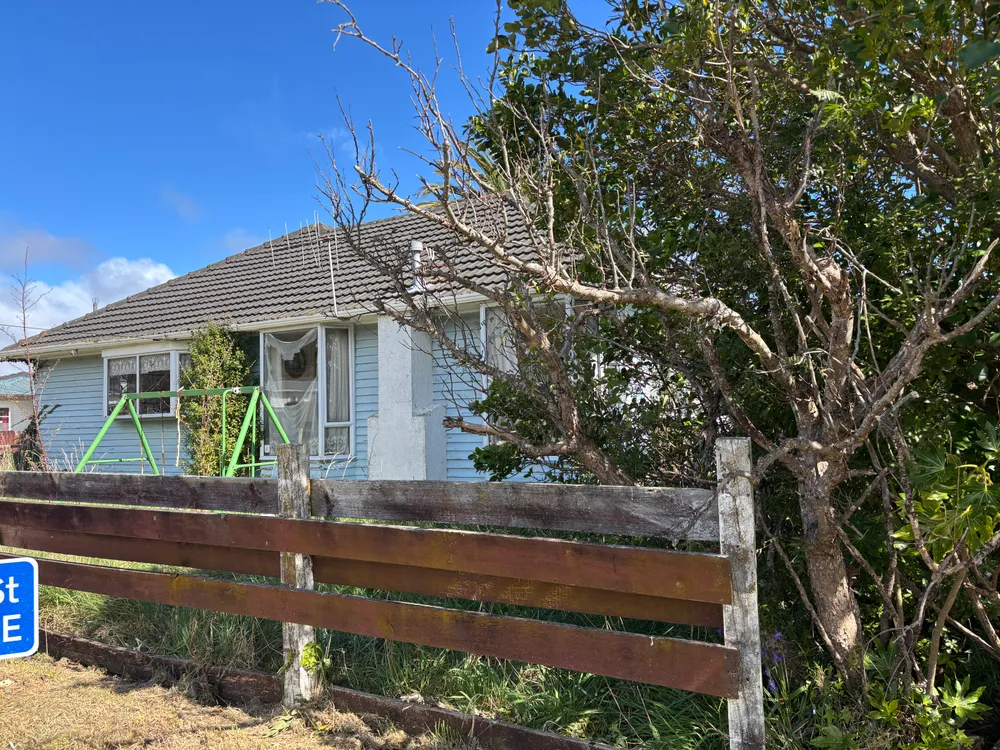 Photos of 19 Russell Road