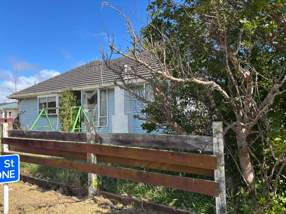 Photos of 19 Russell Road