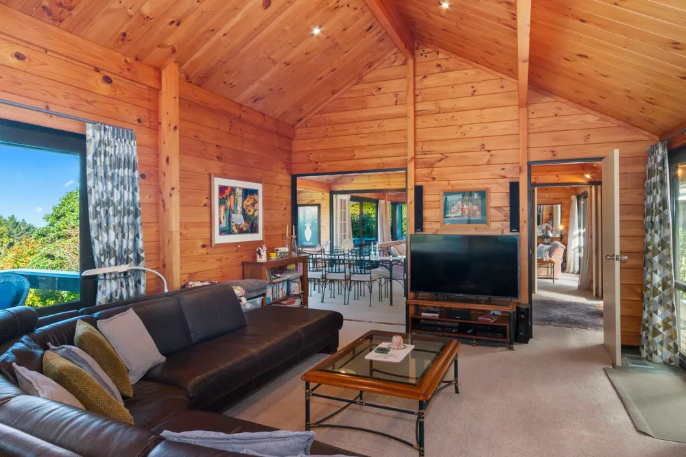 Photos of 438 Pinnacle Hill Road