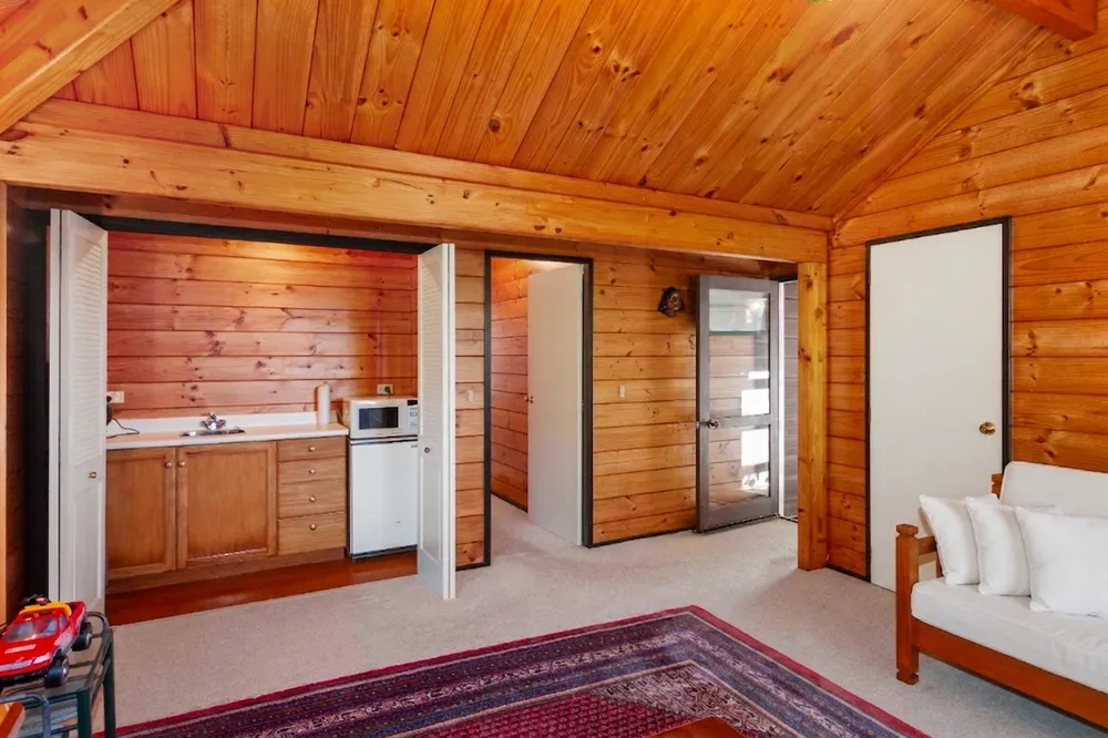 Photos of 438 Pinnacle Hill Road