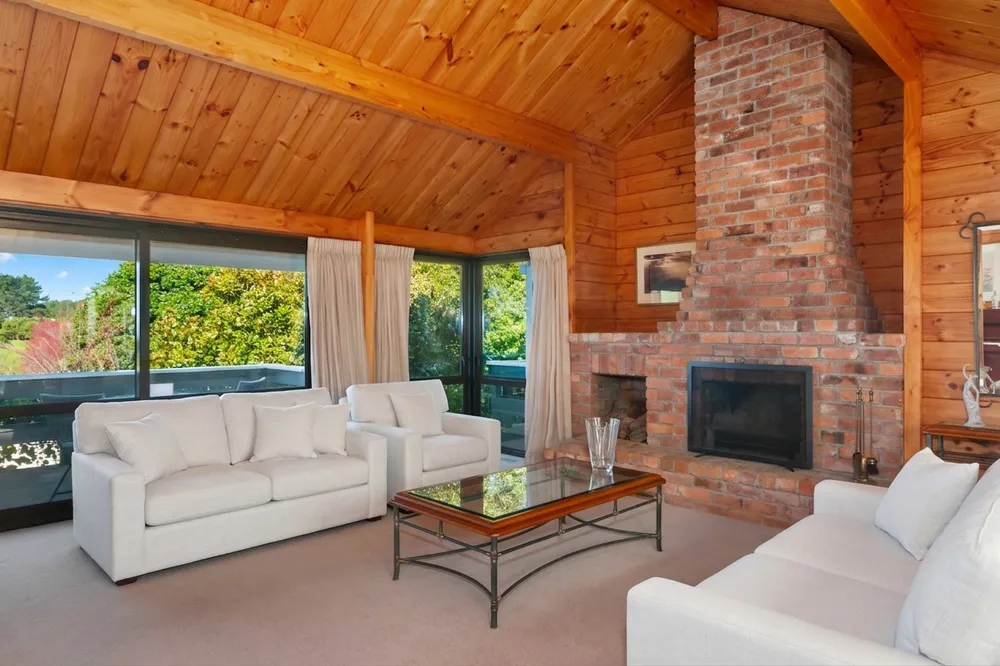 Photos of 438 Pinnacle Hill Road