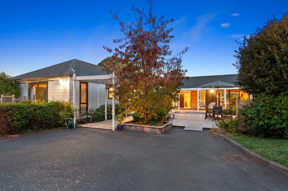 Photos of 438 Pinnacle Hill Road
