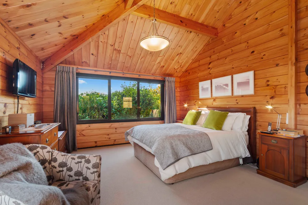 Photos of 438 Pinnacle Hill Road