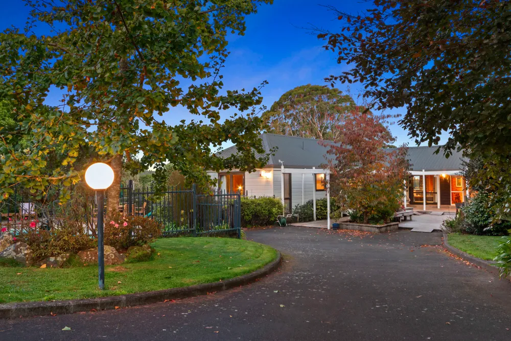 Photos of 438 Pinnacle Hill Road