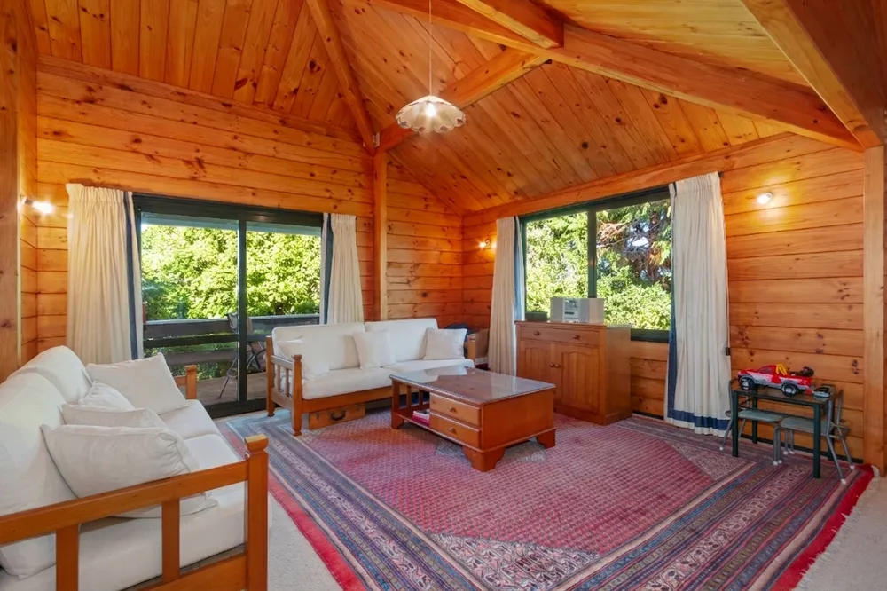 Photos of 438 Pinnacle Hill Road