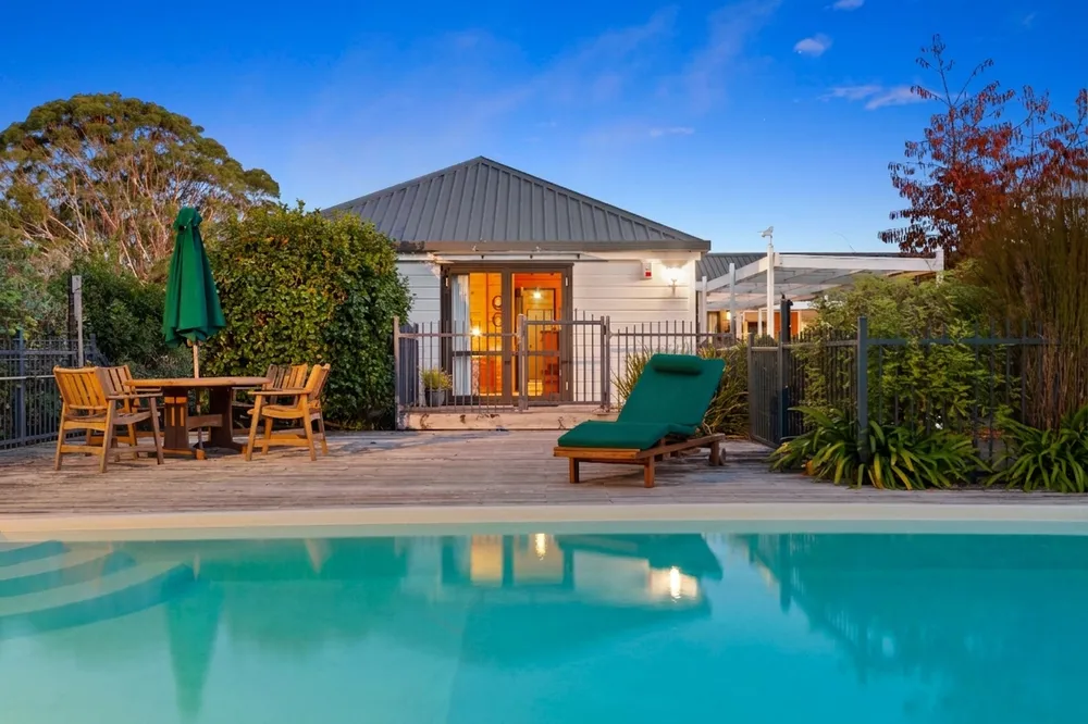 Photos of 438 Pinnacle Hill Road