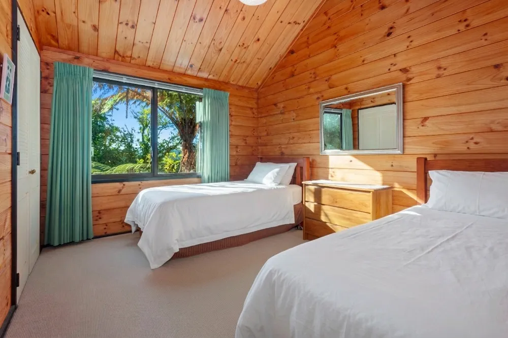 Photos of 438 Pinnacle Hill Road