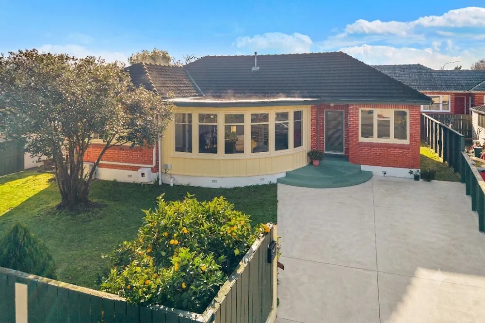 Photos of 2C Tararua Street