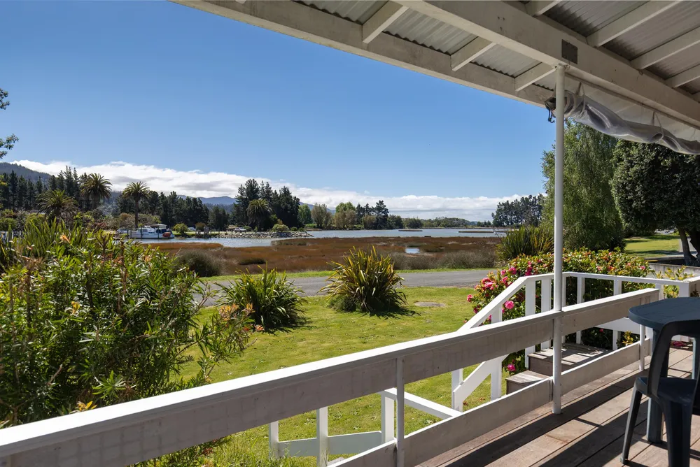 Photos of 40 Wharf Road