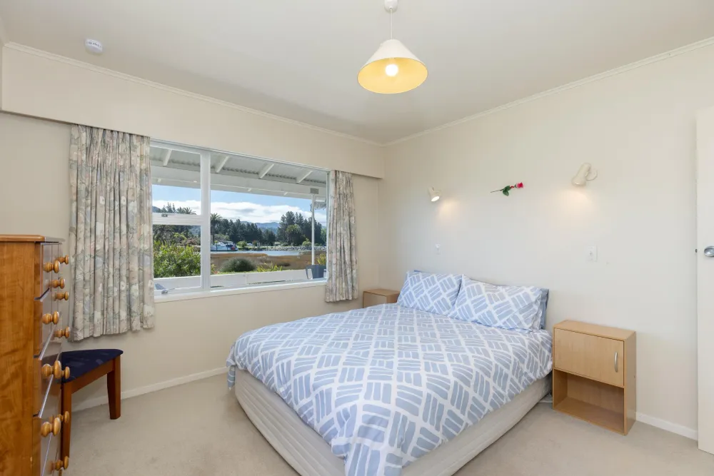 Photos of 40 Wharf Road