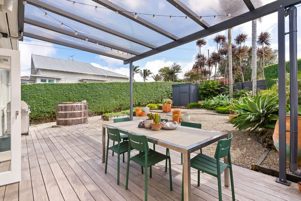 Photos of 75 Owairaka Avenue