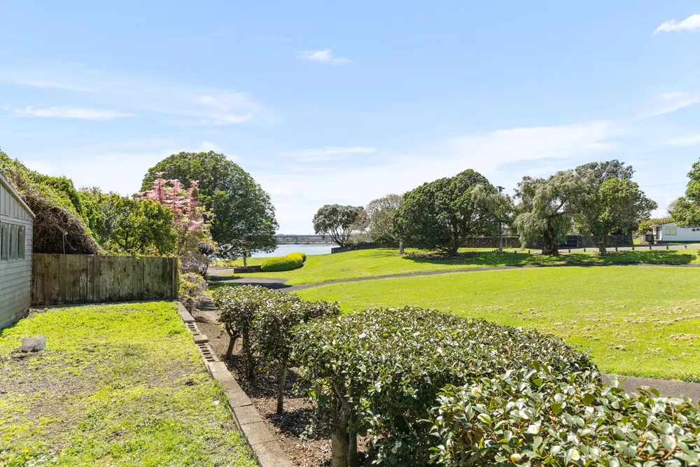 Photos of 8 Shortt Avenue