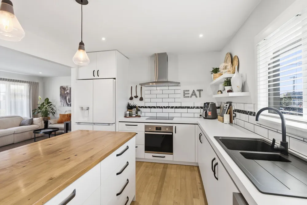 Photos of 2 Sabina Street