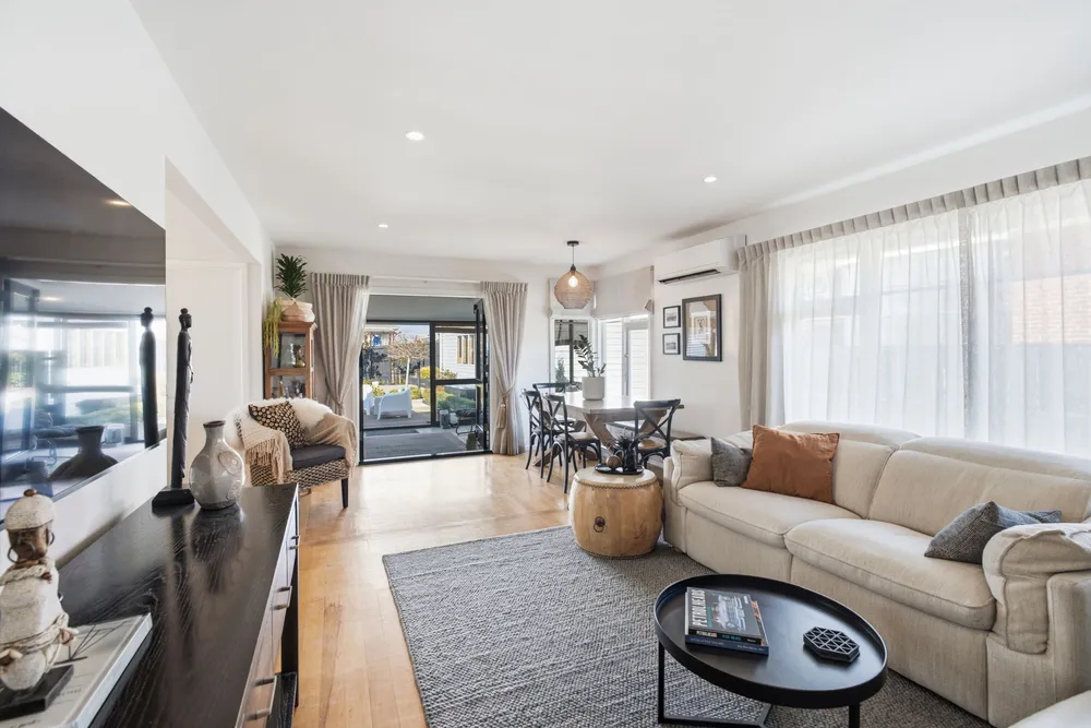 Photos of 2 Sabina Street