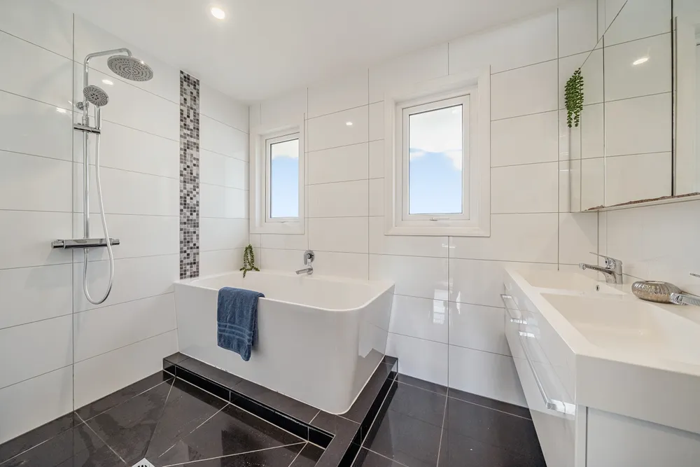 Photos of 12 Forest Road