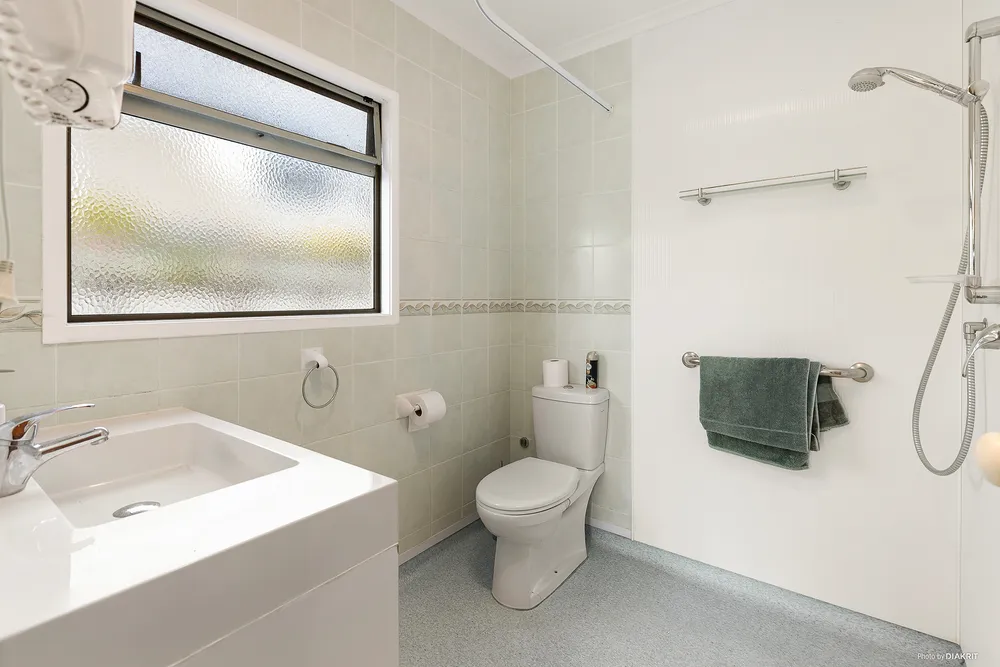 Photos of 23 Kiriwai Place