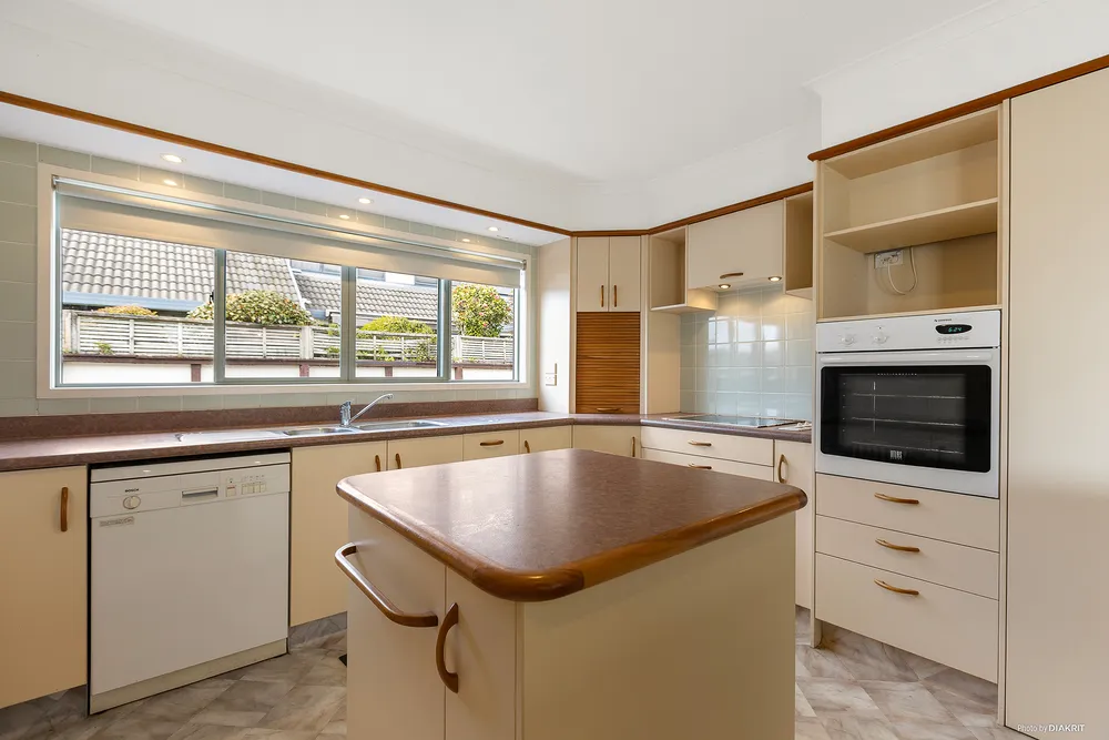 Photos of 23 Kiriwai Place