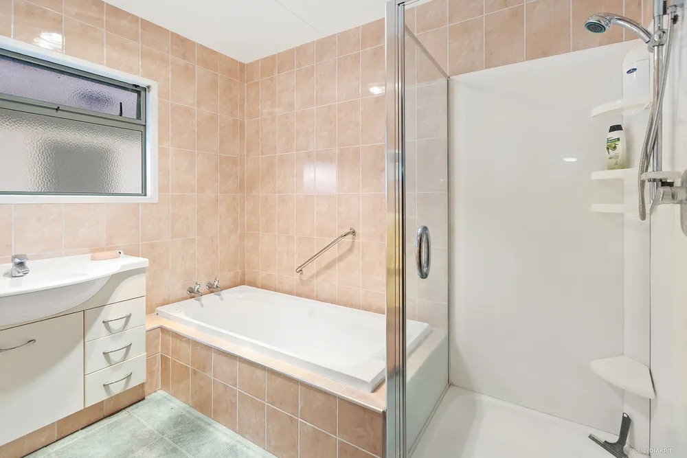 Photos of 23 Kiriwai Place