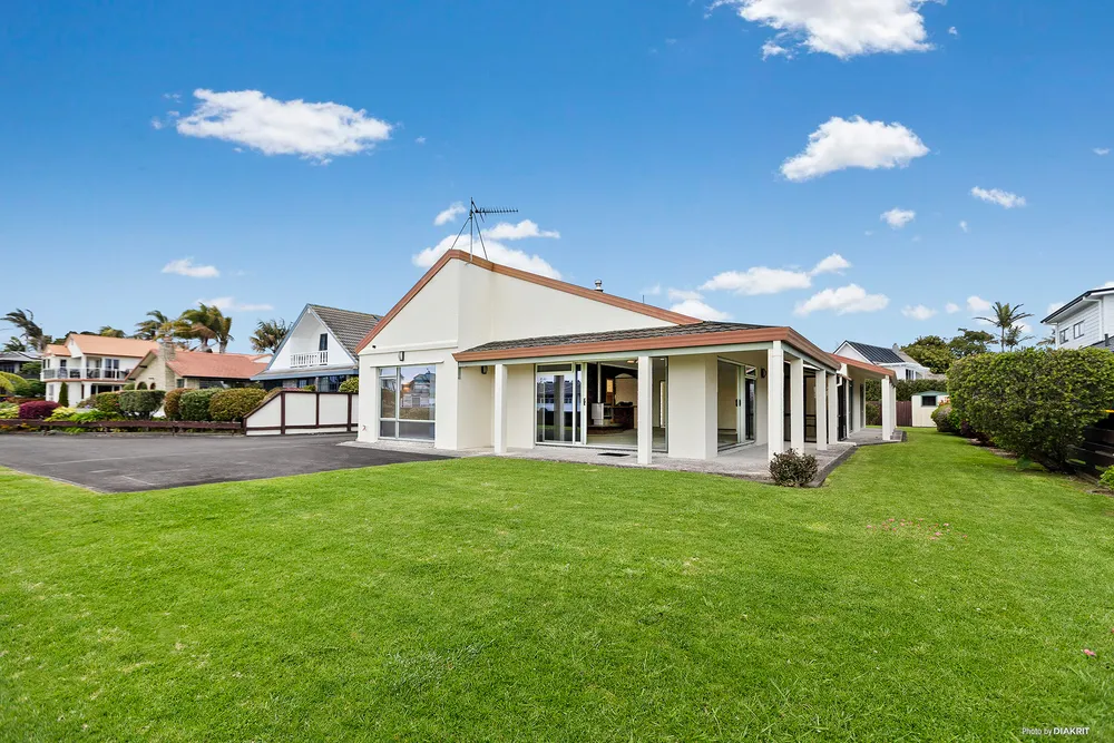 Photos of 23 Kiriwai Place