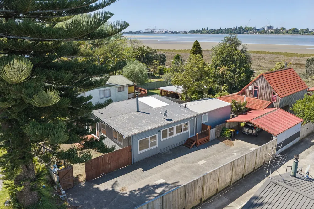 Photos of 87 Churchill Road