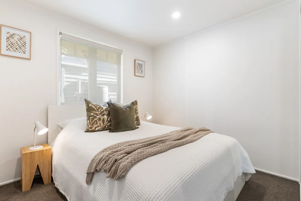 Photos of 42 Warwick Avenue