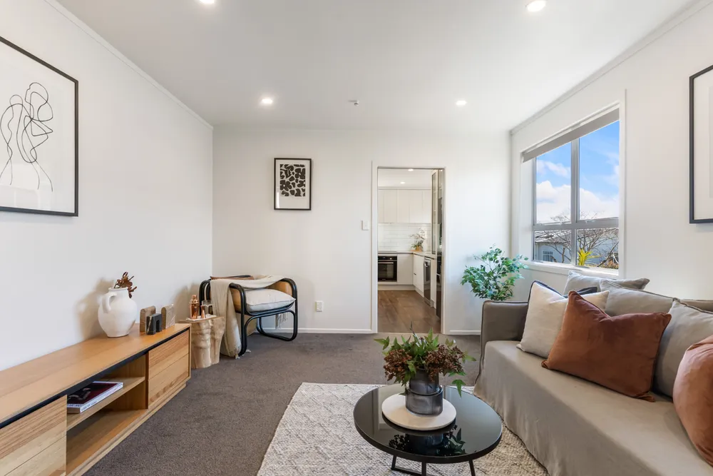 Photos of 42 Warwick Avenue