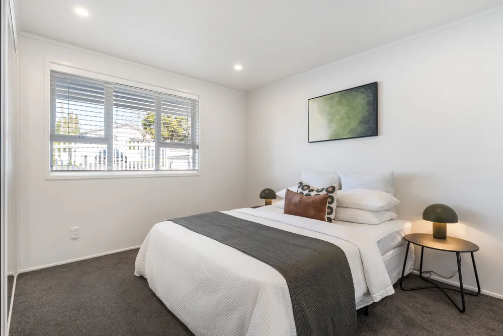 Photos of 42 Warwick Avenue