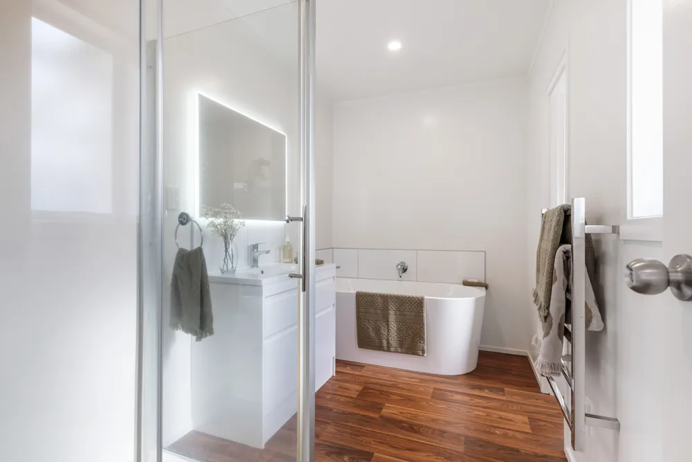 Photos of 42 Warwick Avenue