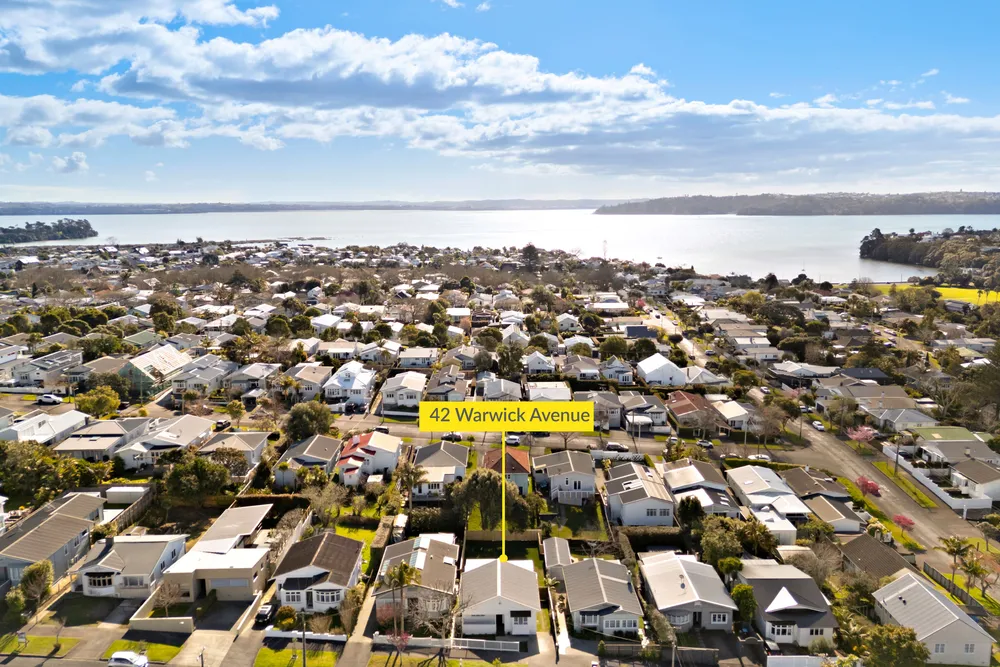 Photos of 42 Warwick Avenue